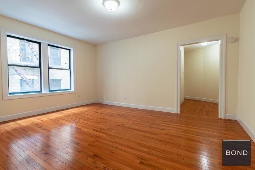 Foto principal - 910 Riverside Drive