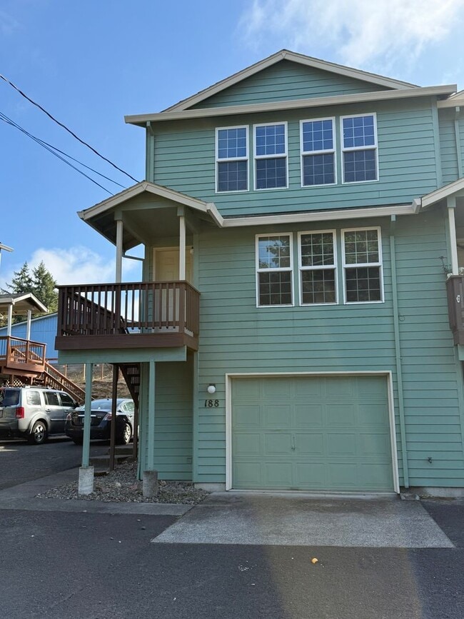 Building Photo - 188 N 12th St