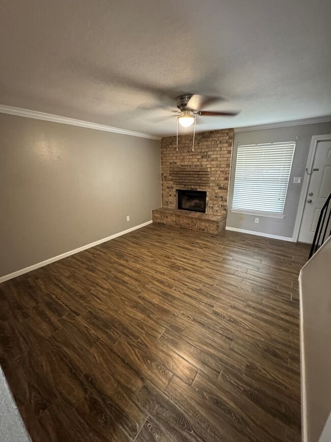 Foto del edificio - 1324 Harless Ave