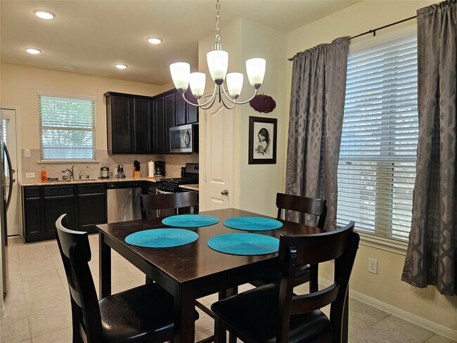 Foto del edificio - 17018 Taffaine Dr