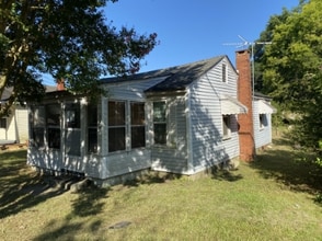 Building Photo - 206 St Matthews Rd