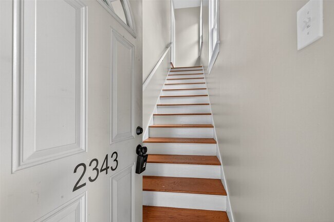 Foto del edificio - 2343 Wroxton Rd