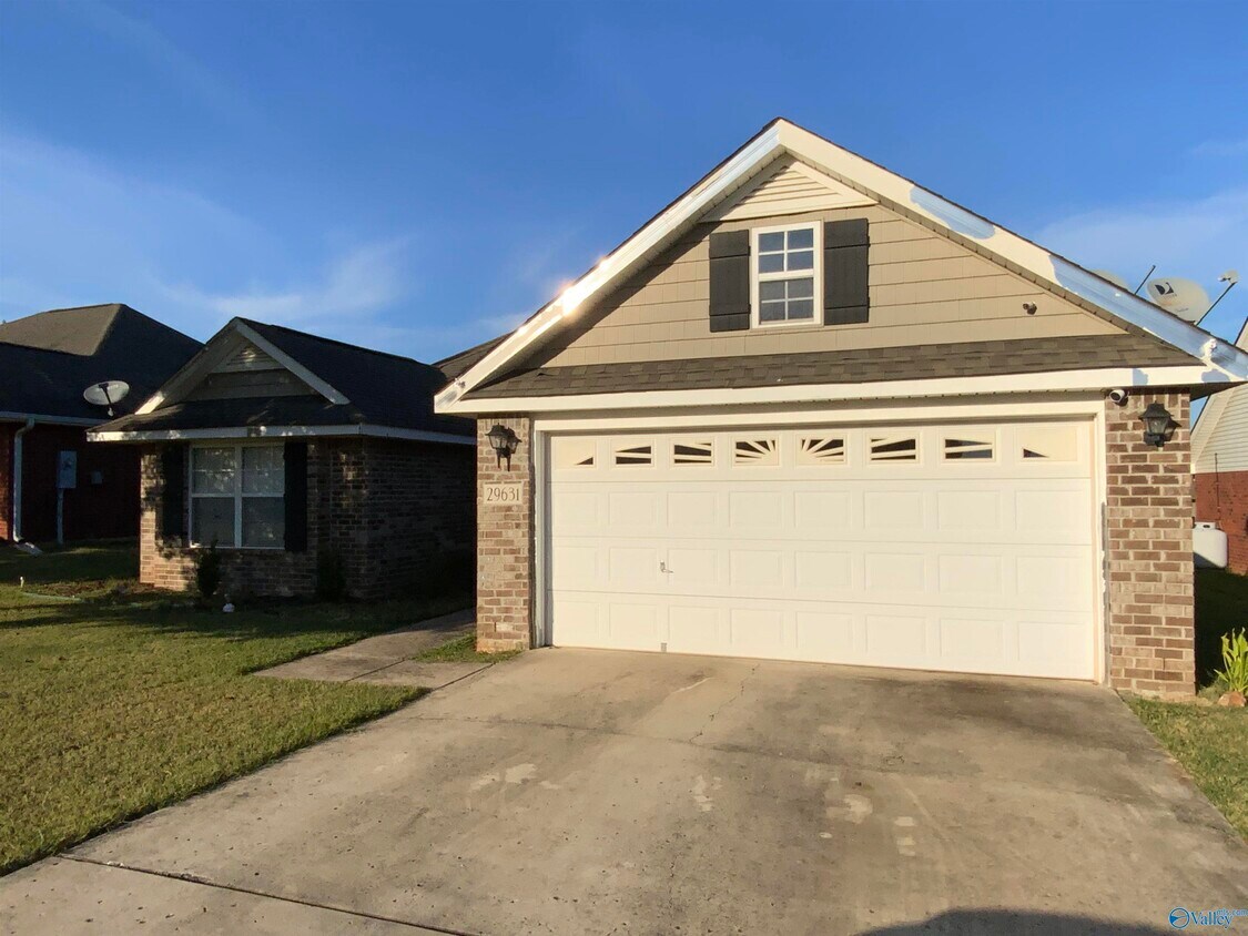 Primary Photo - 29631 Rock Creek Blvd