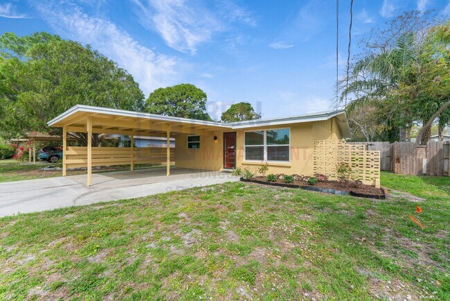 Building Photo - Stunning 2 bedroom 2 bathroom home!