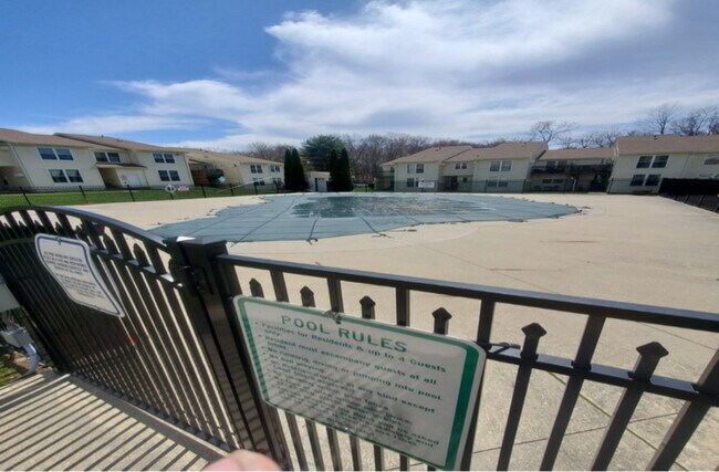 Foto del edificio - 949 Pleasant Valley Rd
