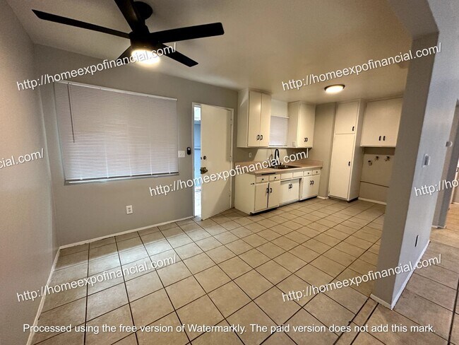 Foto del edificio - 25256 1/2 E Bessant St