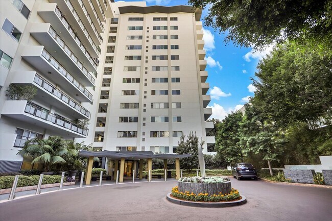 Foto del edificio - 1155 N La Cienega Blvd