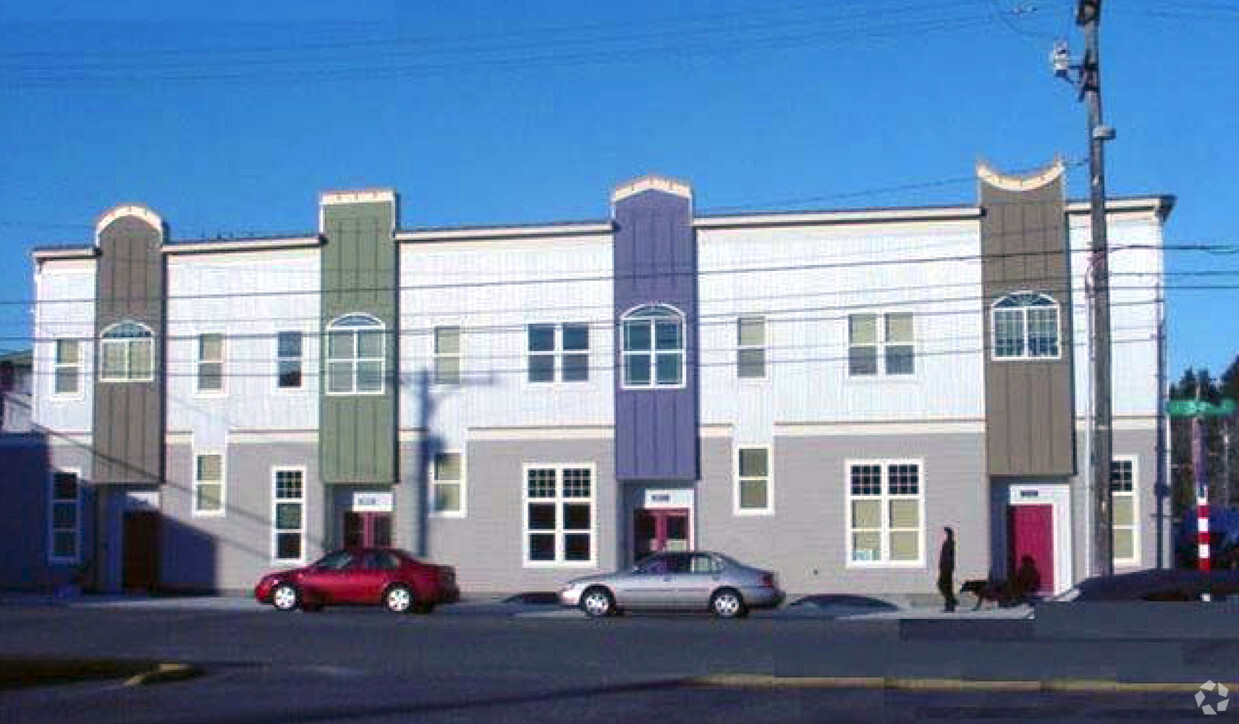 Building Photo - 3501-3505 S 54th St