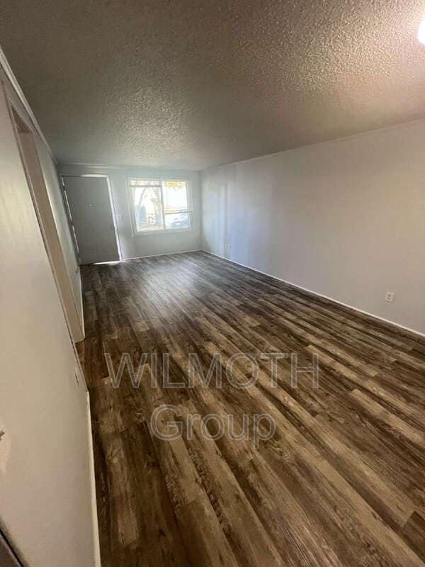 Foto del edificio - 2000 Indianapolis Rd