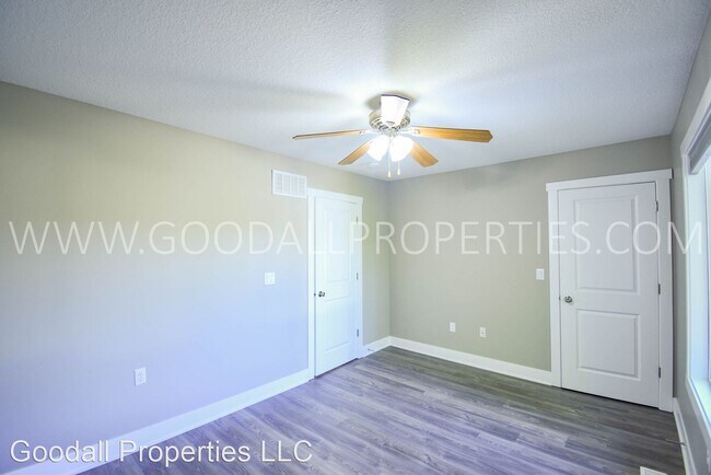 Foto del edificio - 3 br, 1.5 bath House - 411 Hazel St
