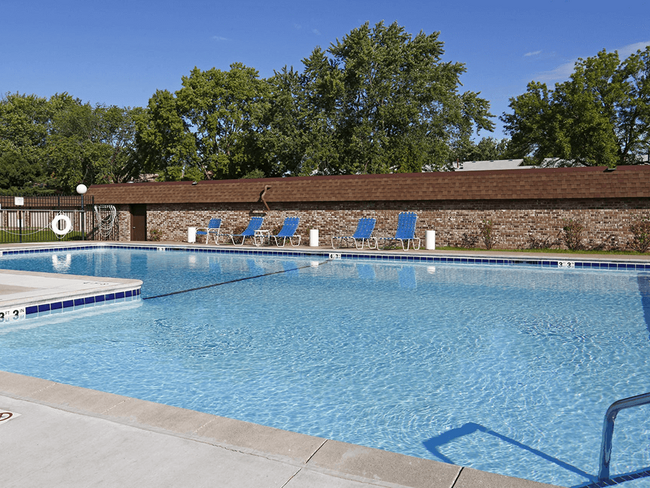 Large pool and Sundeck Area - Windsor Gates