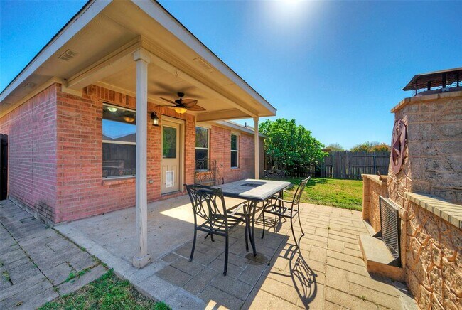 Building Photo - 913 Dexter Dr