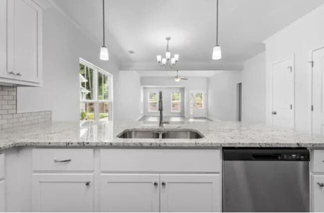 Building Photo - 3032 Stanhope Dr