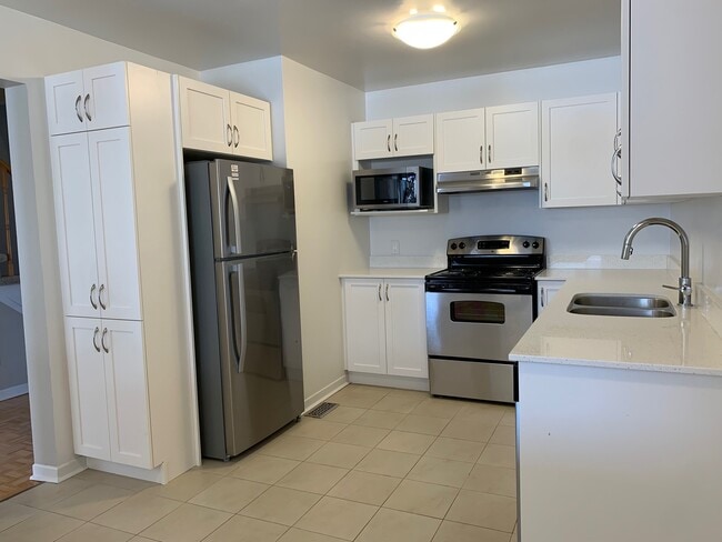 Building Photo - Bridlewood Garden Homes