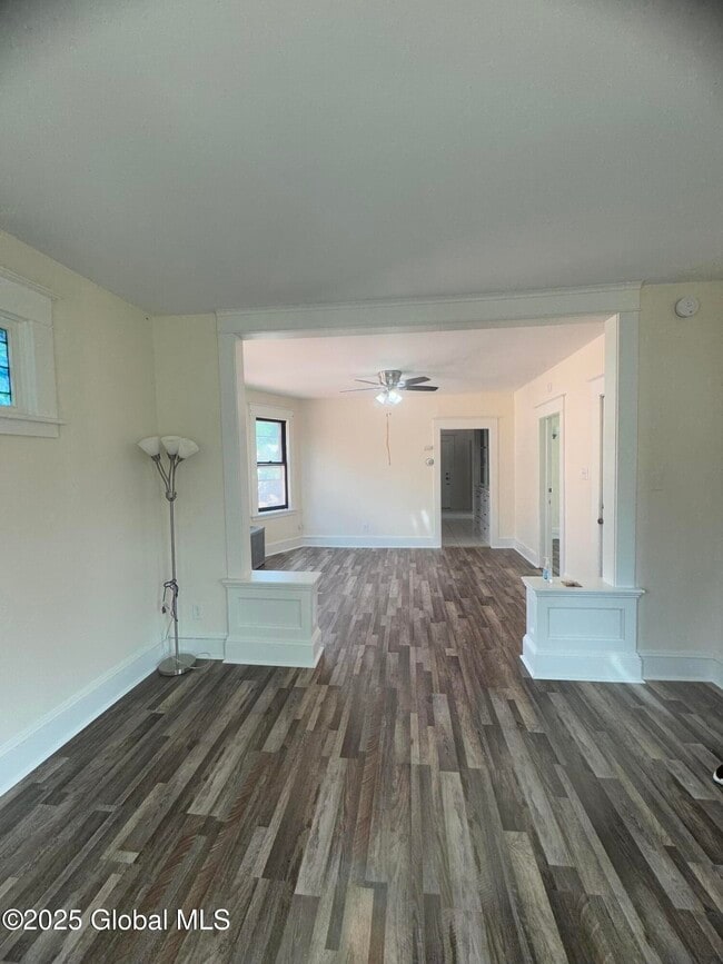 Foto del edificio - 1007 Forest Rd