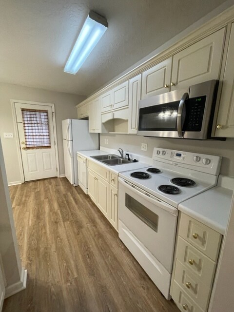 Foto del edificio - 504 Edgecliff Ln