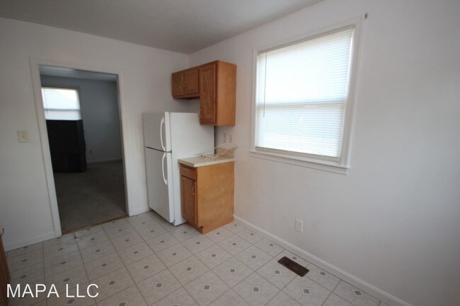 Building Photo - 2 br, 1 bath House - 338 Old Post Road