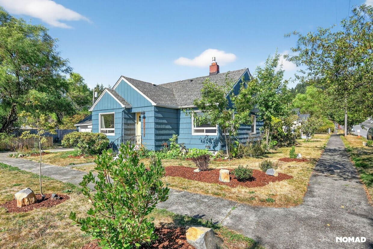 Foto principal - 682 SW McFadden Ave