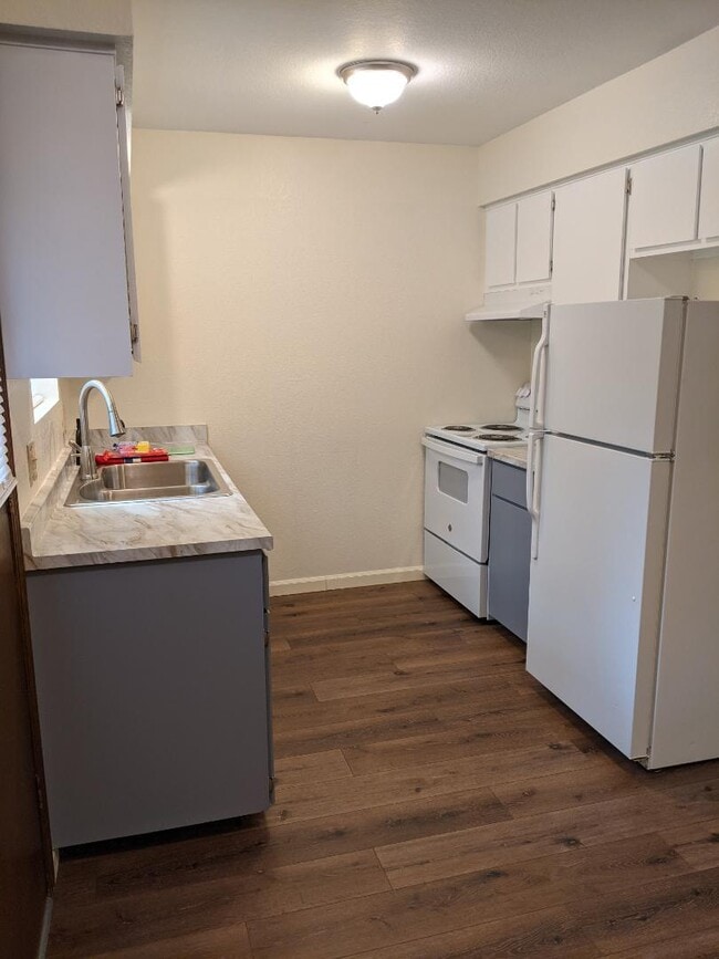 Photo - 321 N Park St Apartment