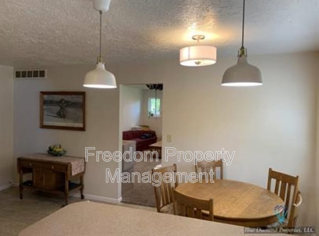 Foto del edificio - 2821 N Weaver Cir