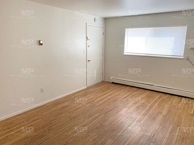 Foto del edificio - 2909 Sumac St