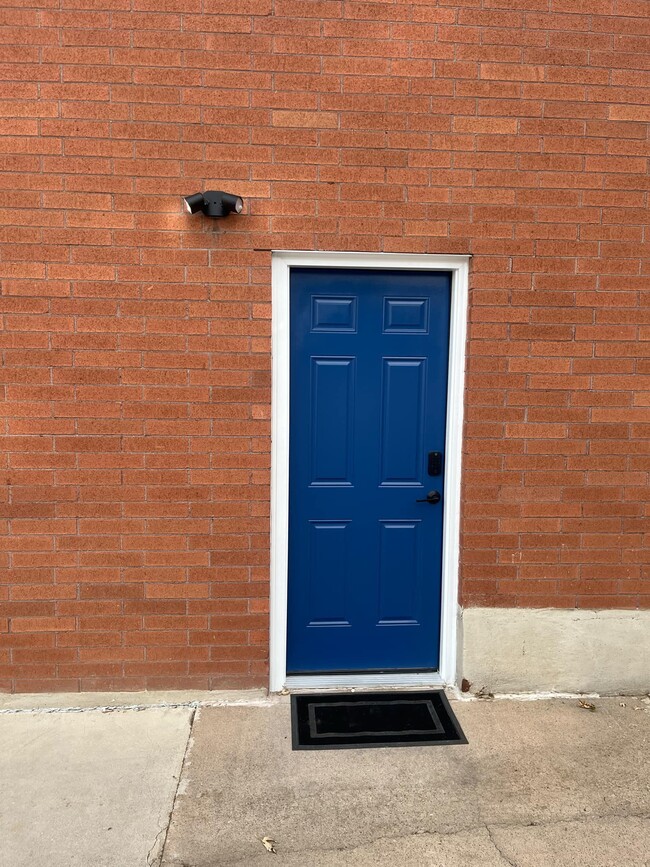 Unit Door - 4380 Porter Ave