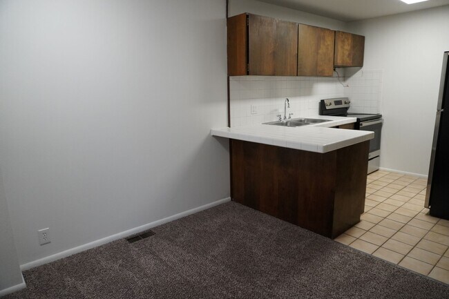 Kitchen - 412 E 3400 S