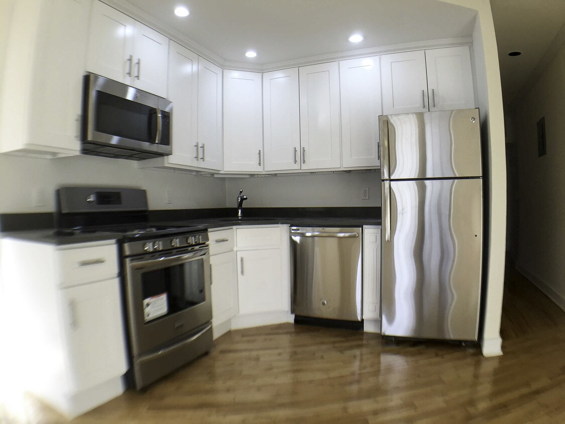 Primary Photo - 388 2nd St