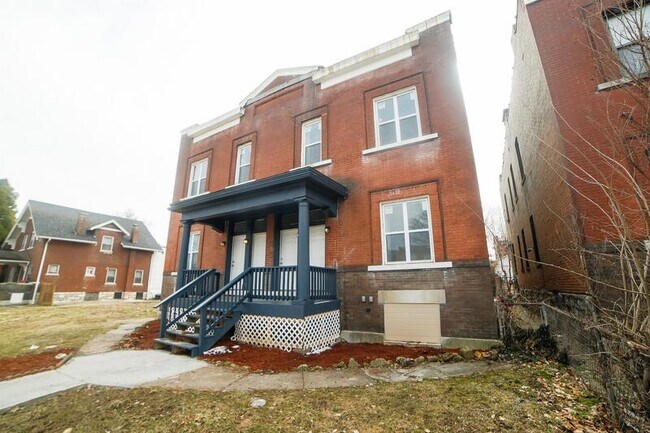 Building Photo - 5040 Lotus Ave