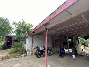 Building Photo - 210 Co Rd 1015