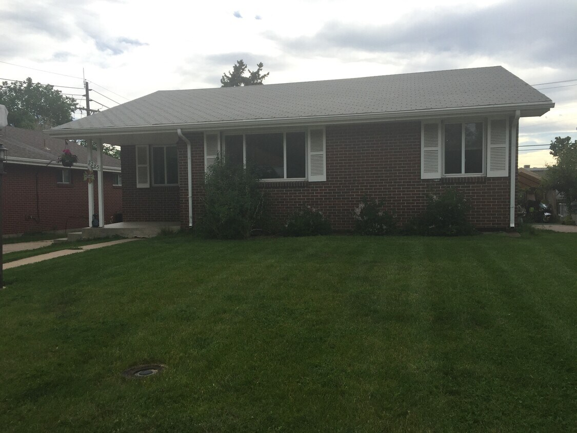 Foto principal - 2285 S Birch St