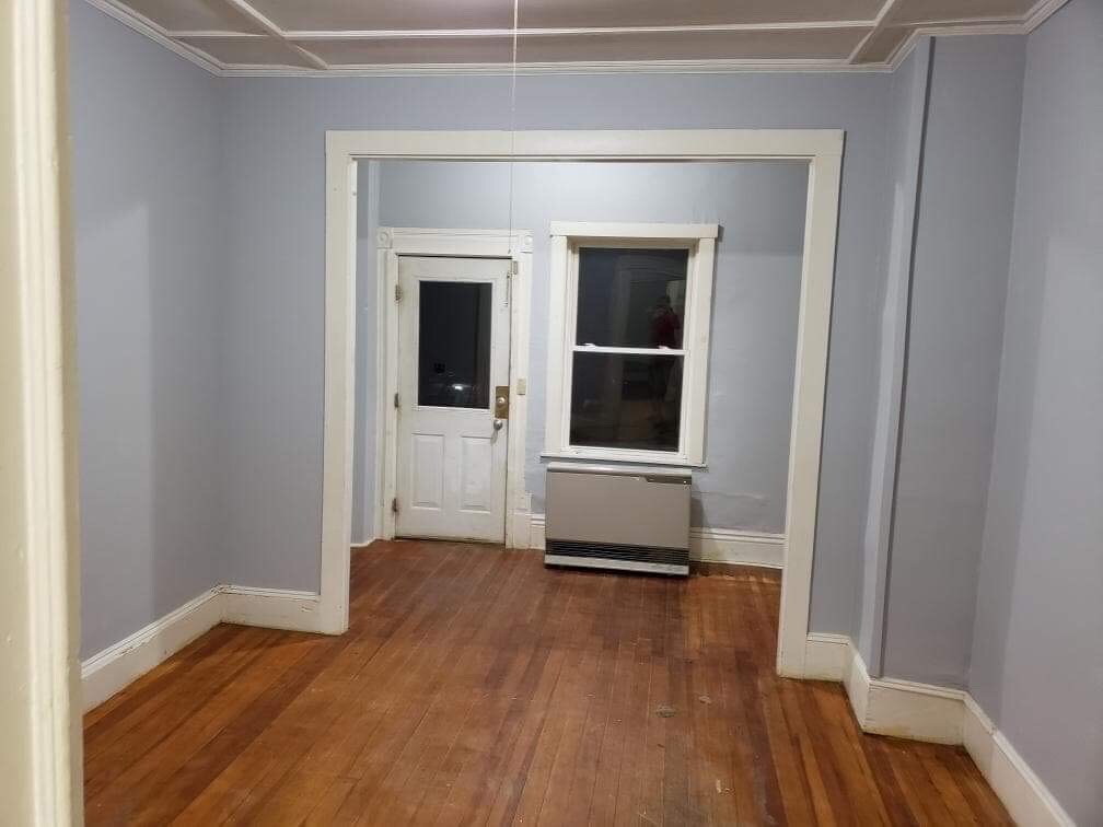 Primary Photo - 15 Brewster St