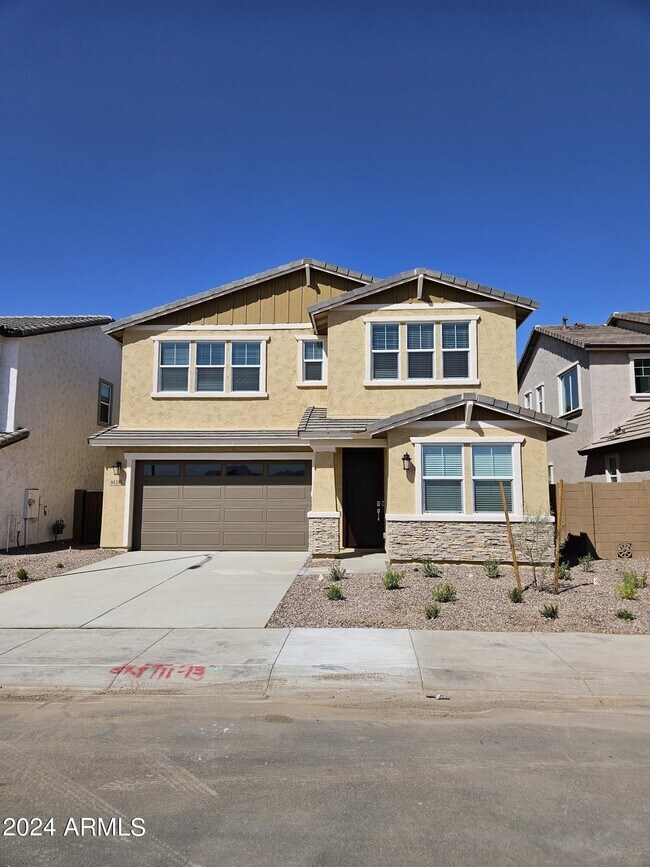 Building Photo - 8128 E Petunia Ave