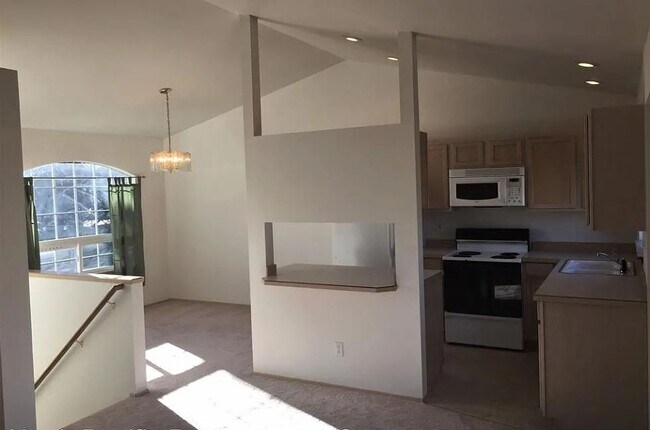 Foto del edificio - Everett Single Family Home 3 Bed, 1.5 Bath...