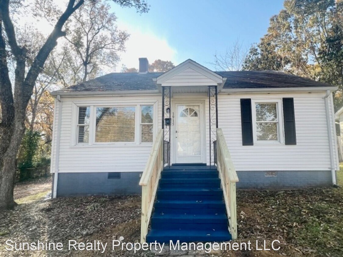 2 br, 1 bath House 1915 Wilkins St House Rental in Burlington, NC