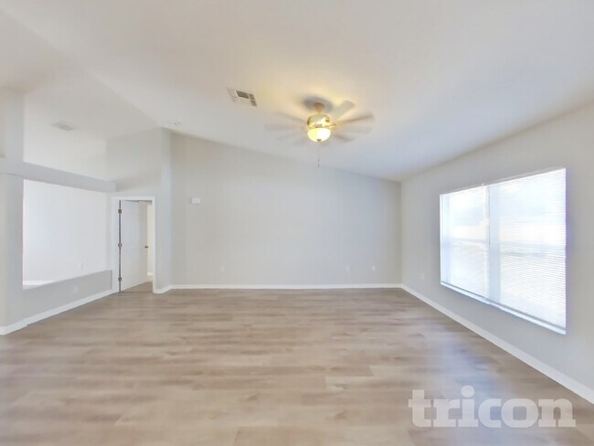 Foto del edificio - 13029 Centennial St