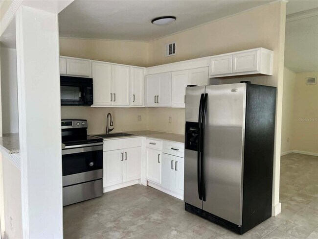 Foto del edificio - 682 Walkup Dr