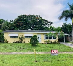 Building Photo - 3558 Everglades Rd