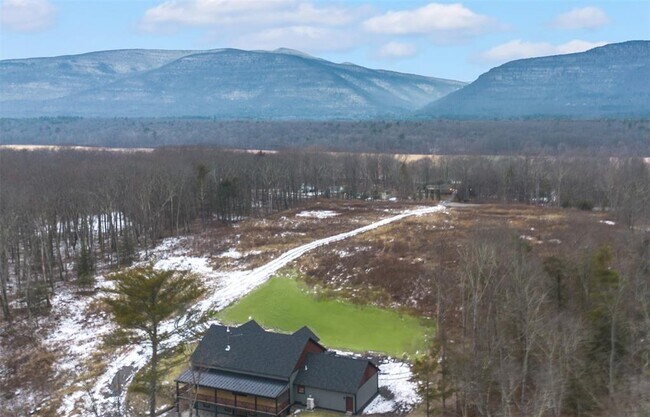 Building Photo - 4390 NY-32