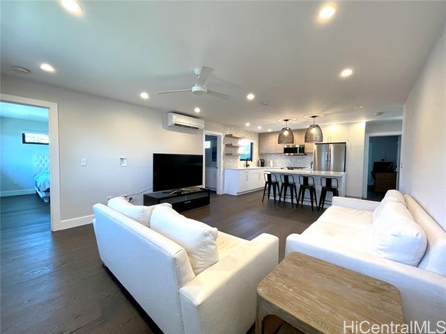 Foto del edificio - 1657 Alaneo St