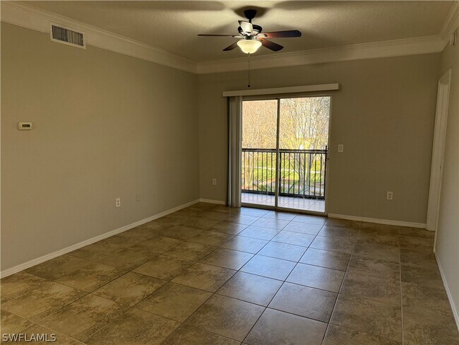 Foto del edificio - 11571 Villa Grand