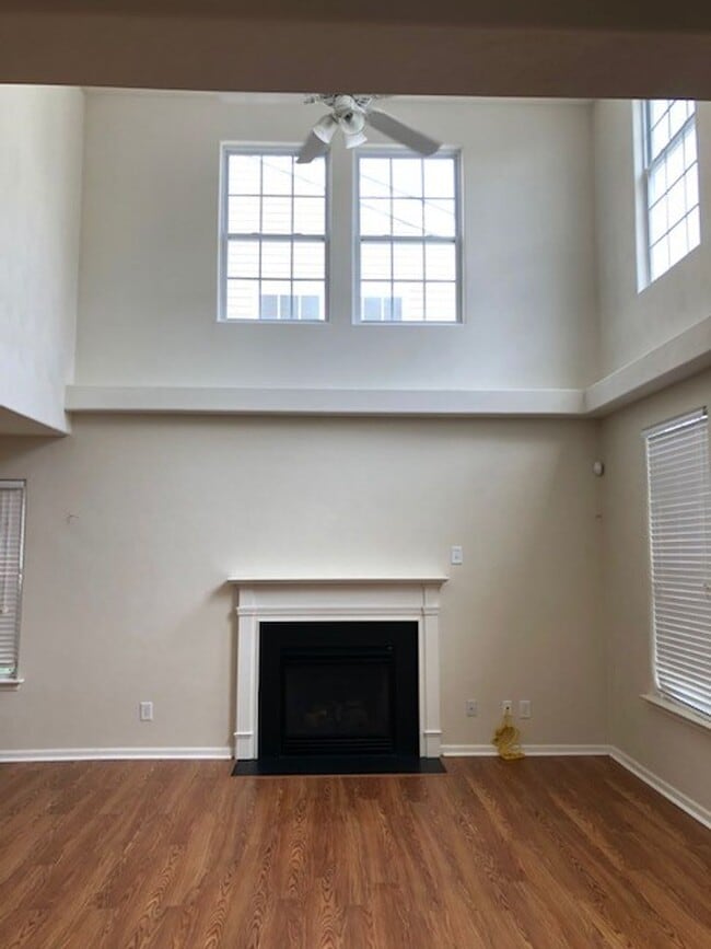 Building Photo - The Carriage Homes at Towne Square