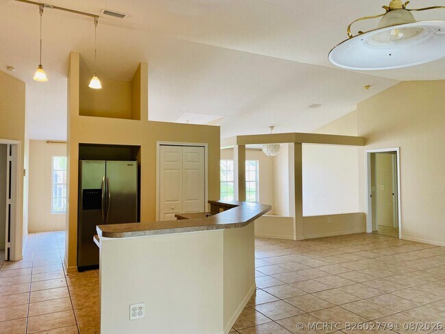 Foto del edificio - 5952 NW Baynard Dr