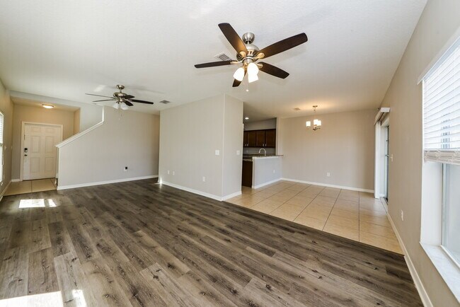 Building Photo - 1048 Seminole Sky Dr