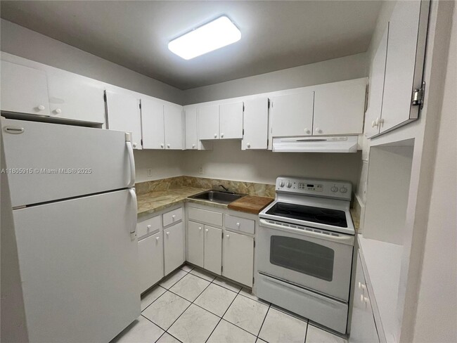 Building Photo - 3881 W Flagler St