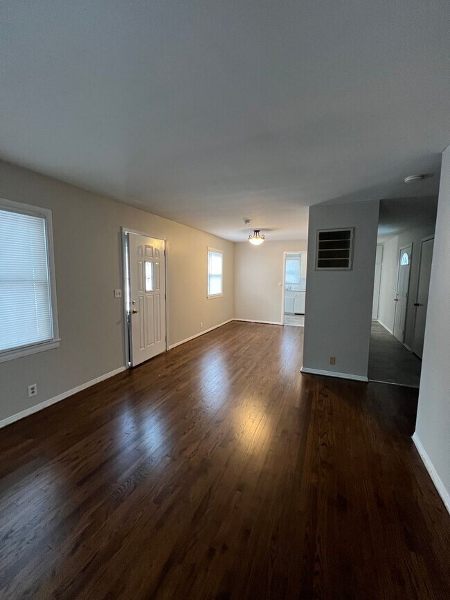 Foto del edificio - Nice 3 bed 1 bath house. $1350