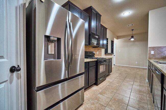 Foto del edificio - 5622 Armillary Dr