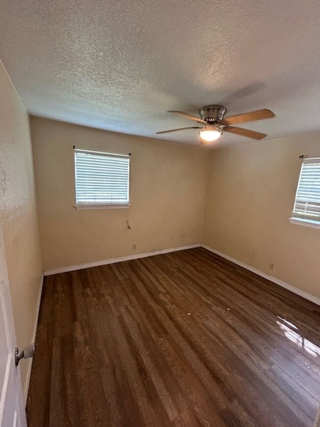 Building Photo - Pascagoula 3 Bedroom