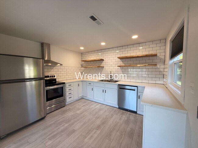 Foto del edificio - Unique 1 Bed / 1 Bath Duplex in Convenient Spokane Location!