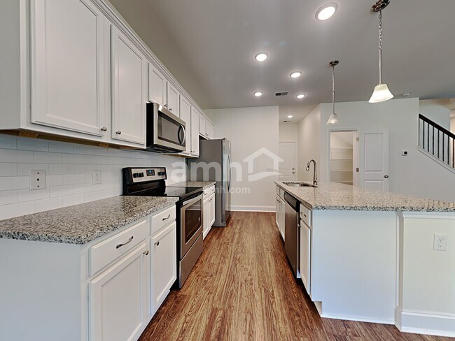 Foto del edificio - 986 Theodore Rd